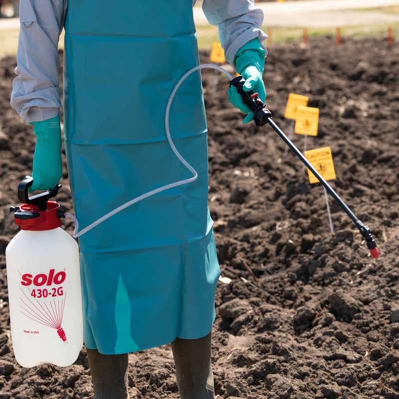 Solo 2 Gal. Farm & Landscape Tank Sprayer In Use+++Solo 2 Gal. Farm & Landscape Tank Sprayer In Use