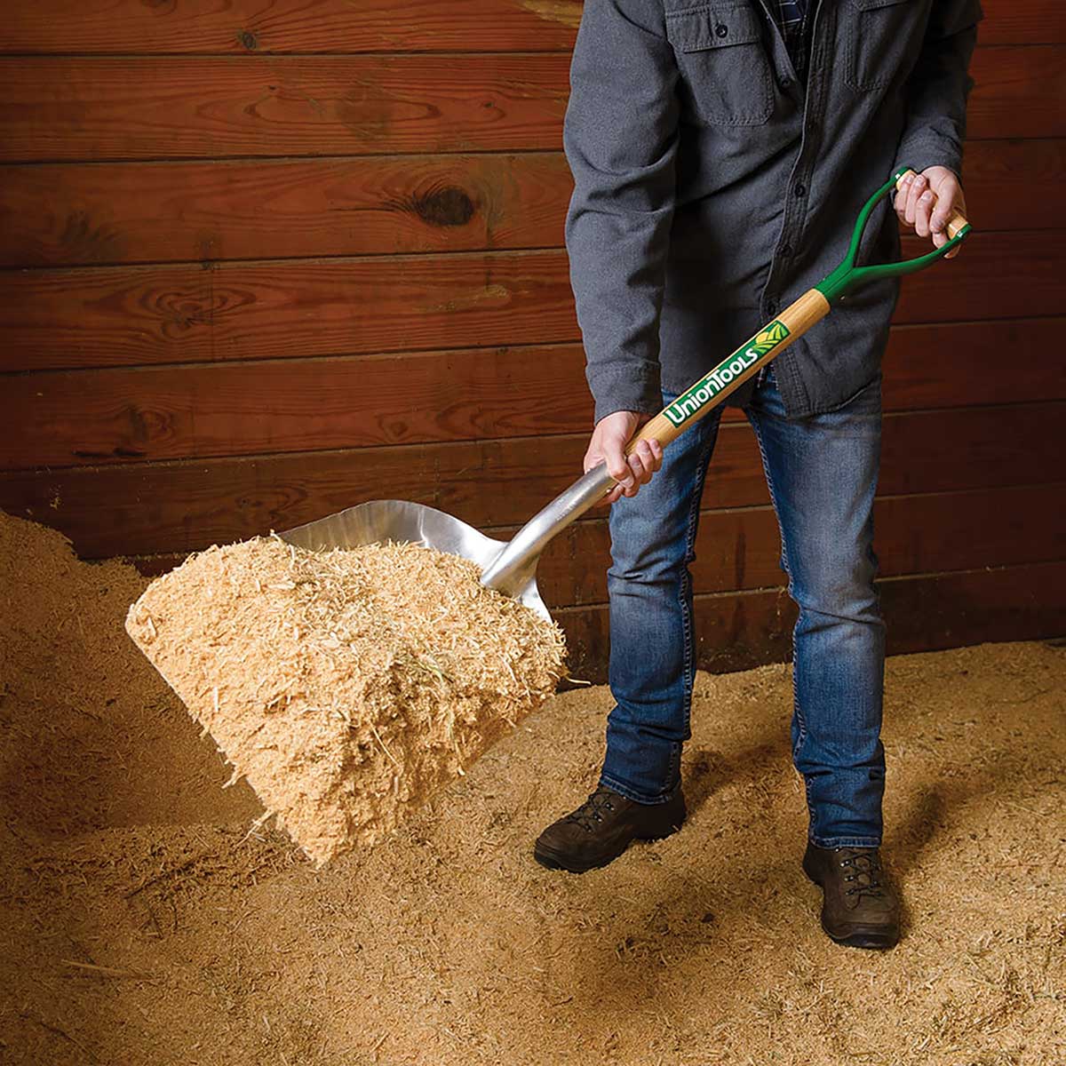 Aluminum Scoop with D-Grip Handle