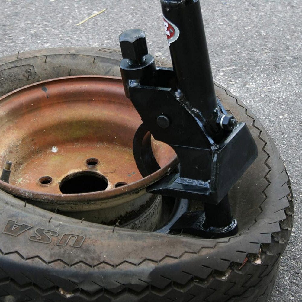 AME Little Buddy Manual Tire Bead Breaker In Use+++AME Little Buddy Manual Tire Bead Breaker In Use