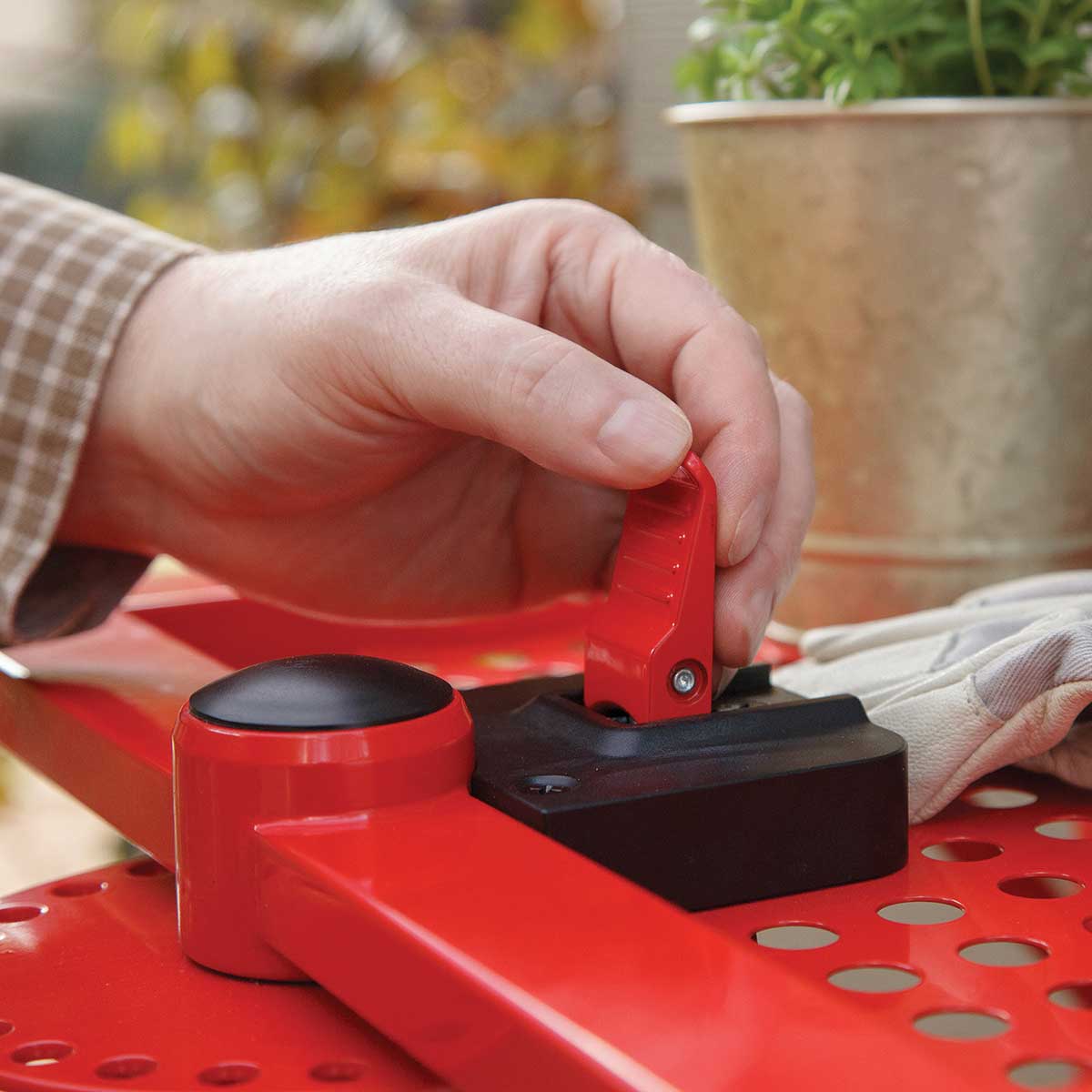 Liberty Garden Revolution Wall-Mount Rotating Hose Reel