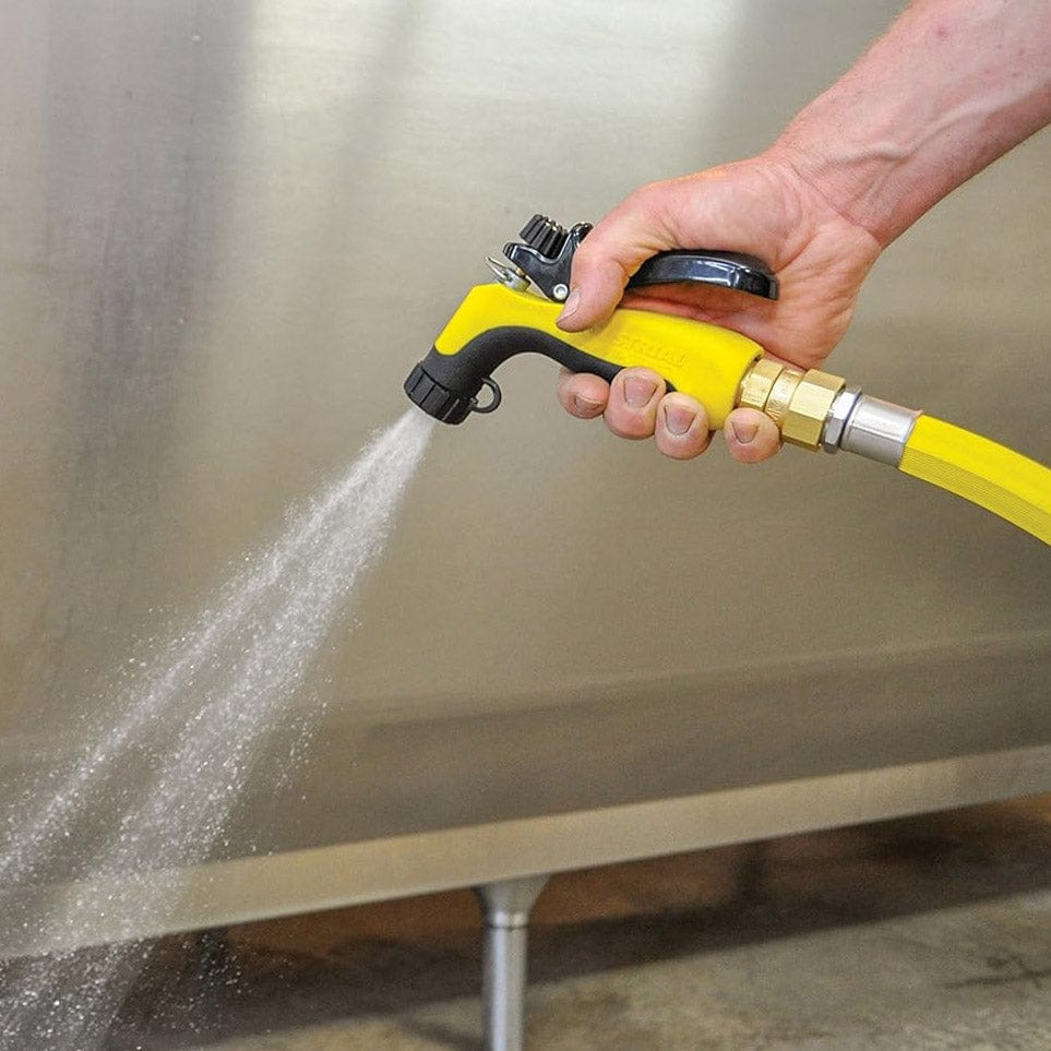 Dramm Industrial Hot Water Pistol In Use+++Dramm Industrial Hot Water Pistol In Use