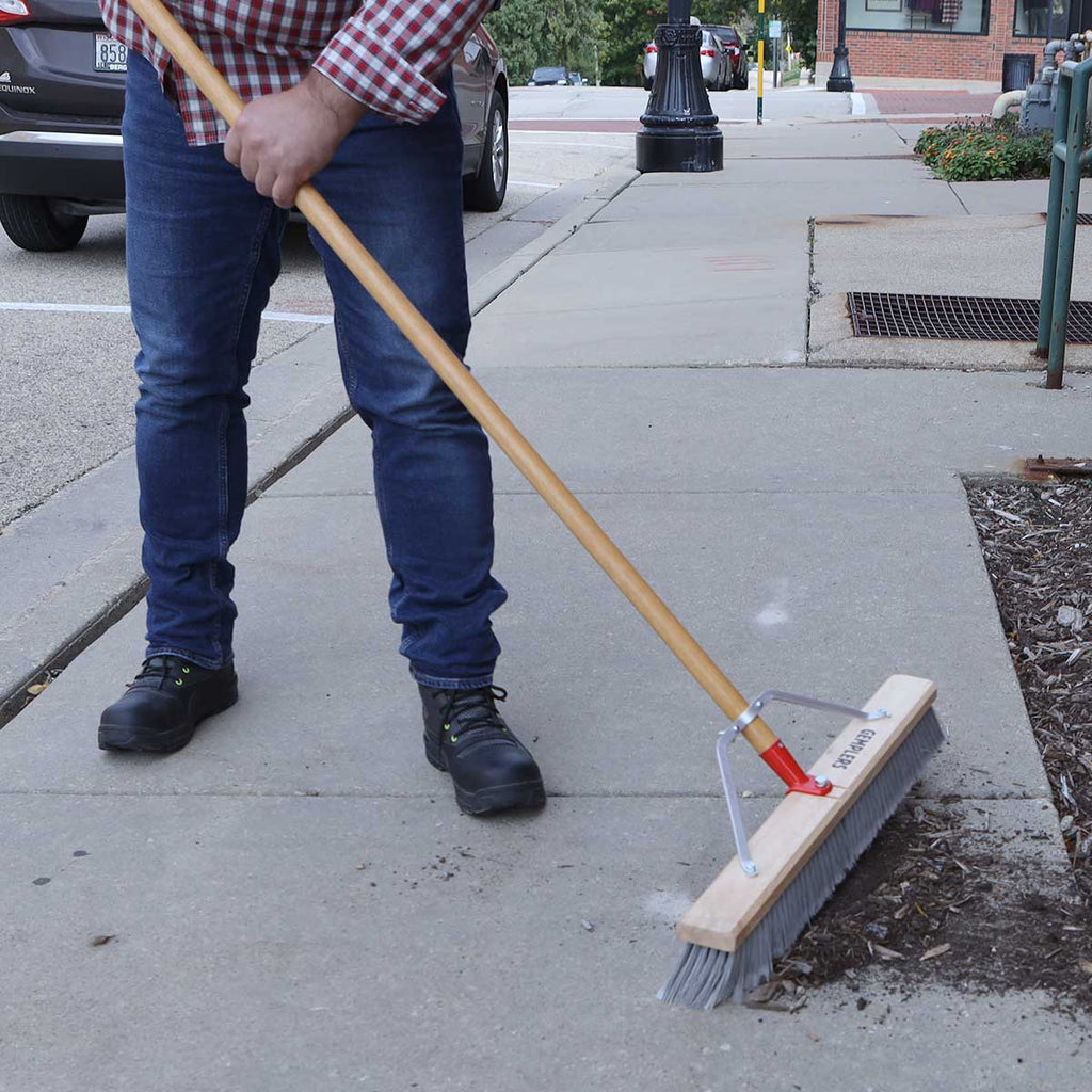 Gemplers 24" Industrial Broom In Use+++Gemplers 24" Industrial Broom In Use