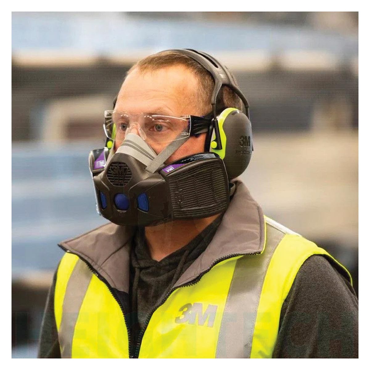 3M Secure Click Half Respirator with OV P100 Cartridges In Use+++3M Secure Click Half Respirator with OV P100 Cartridges In Use