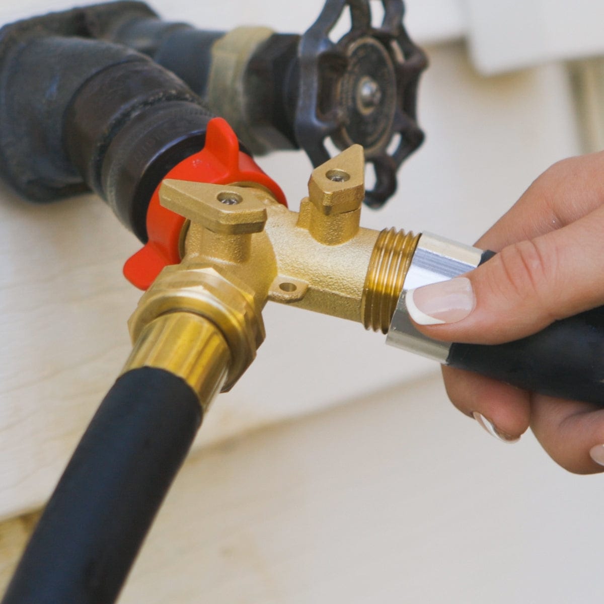 Gemplers Brass Dual Shut-Off Valve