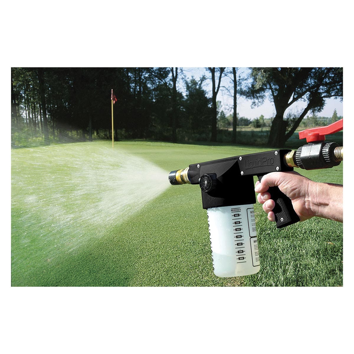 Underhill LiquidPro Wetting Agent Applicator Gun with Cloudburst Nozzle In Use+++Underhill LiquidPro Wetting Agent Applicator Gun with Cloudburst Nozzle In Use