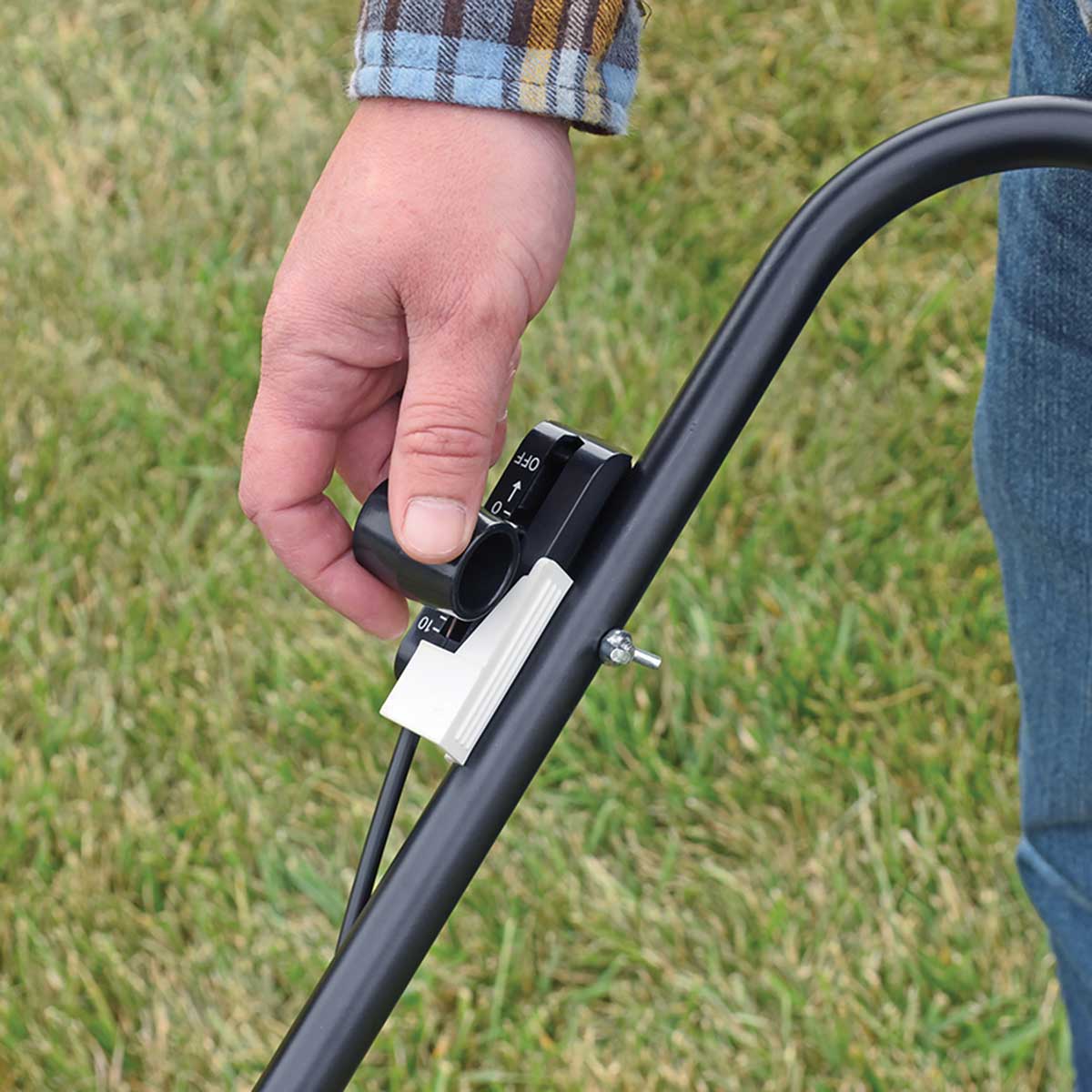 Agri-Fab 45-0388 85 lb Broadcast Spreader