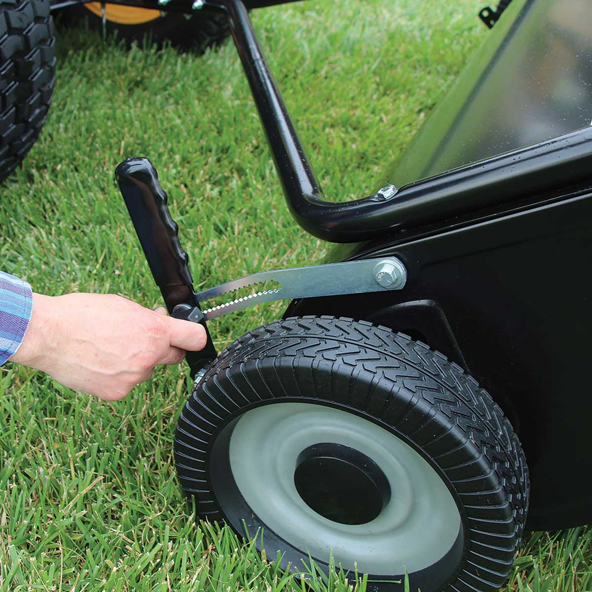 Agri-Fab 45-0642 58" Heavy-Duty Lawnsweeper