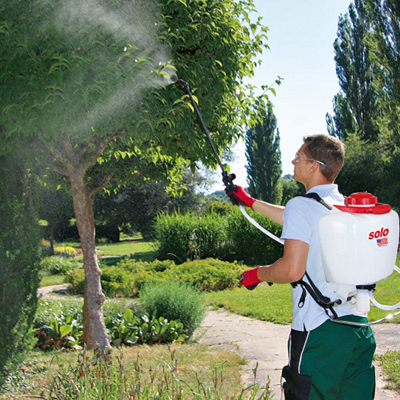 Solo 4-gal. Deluxe Backpack Sprayer with Piston Pump