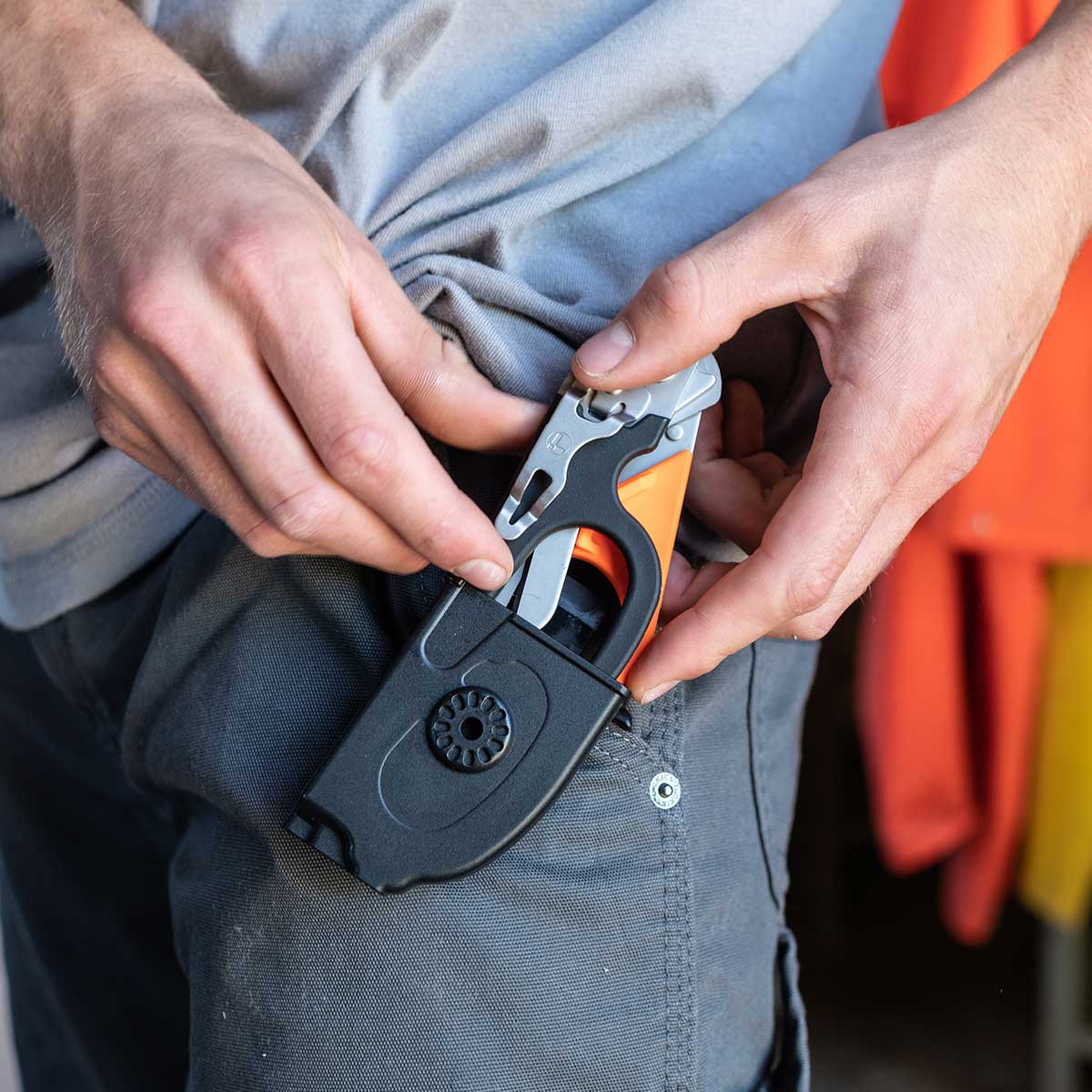 Leatherman Raptor Rescue Shears in use