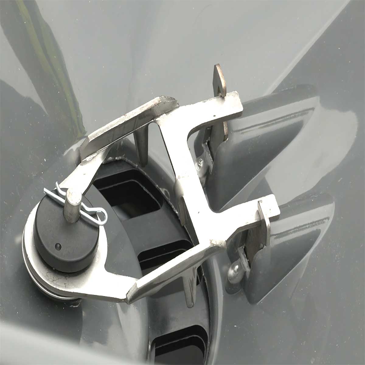 SMITH® SB80ST 80 lb Torque Grip Stainless Steel Push Spreader