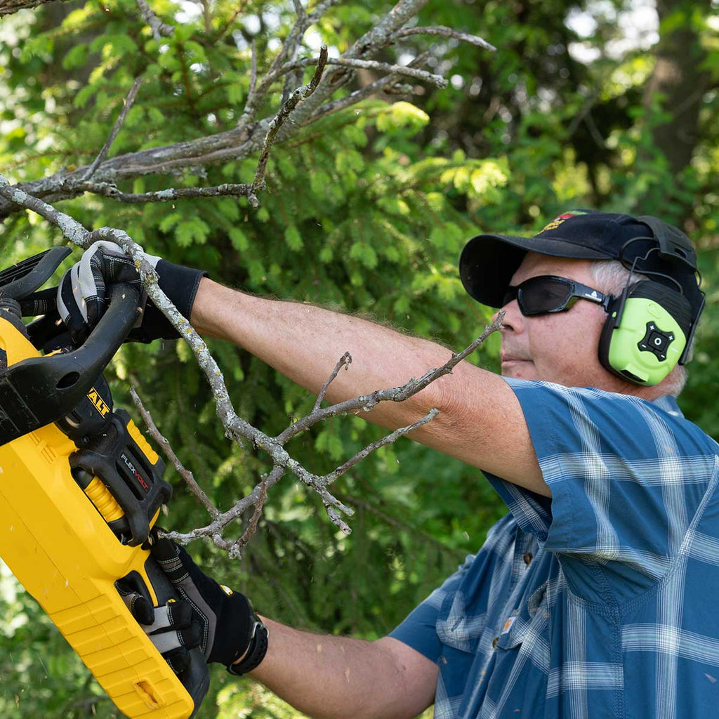 ISOtunes LINK Aware Bluetooth Hearing Protection Earmuffs In Use+++ISOtunes LINK Aware Bluetooth Hearing Protection Earmuffs In Use