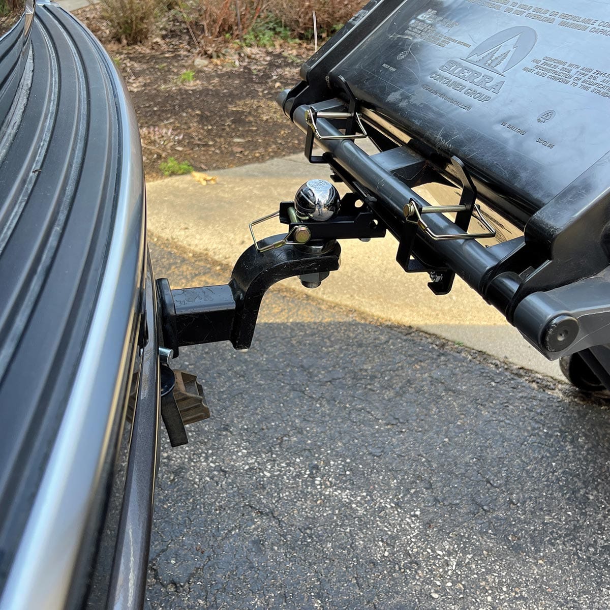 Single-Can Garbage Can Hauling Hooks, Ball Mounted