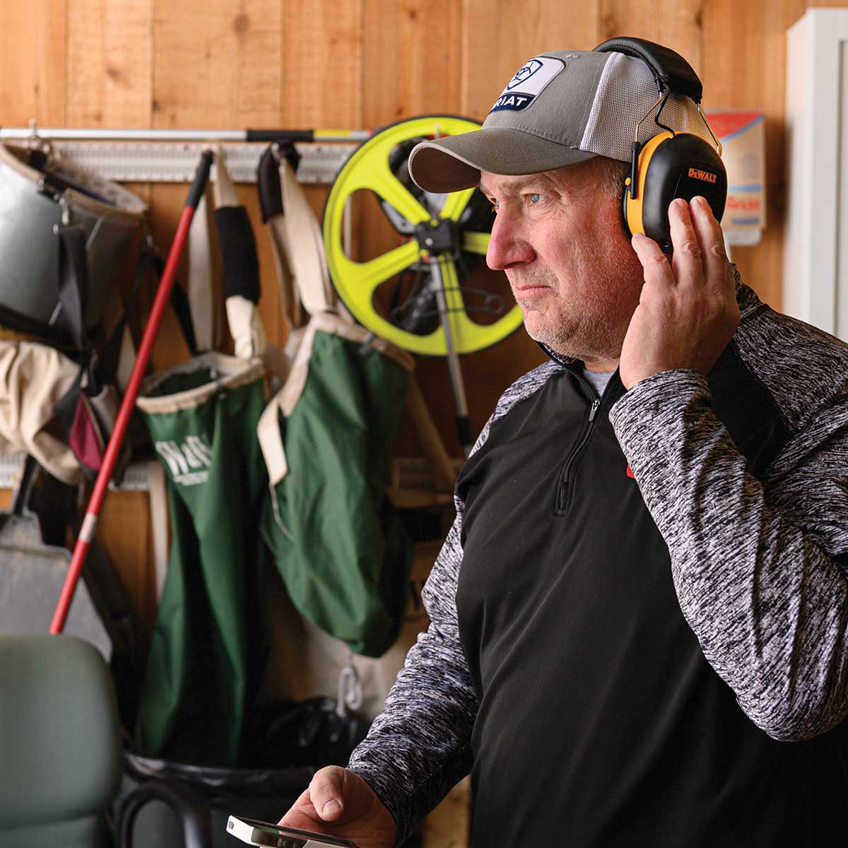 DeWalt DPG17 Bluetooth Earmuff | Gemplers DPG17