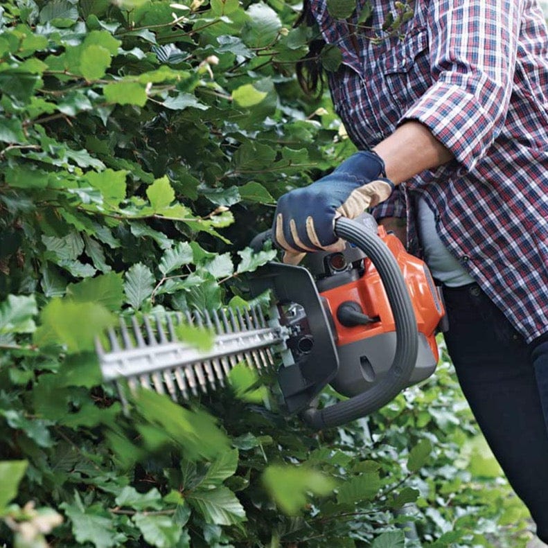 Husqvarna 122HD60 24 in 21.7cc 2-Cycle Gas Dual Action Hedge Trimmer