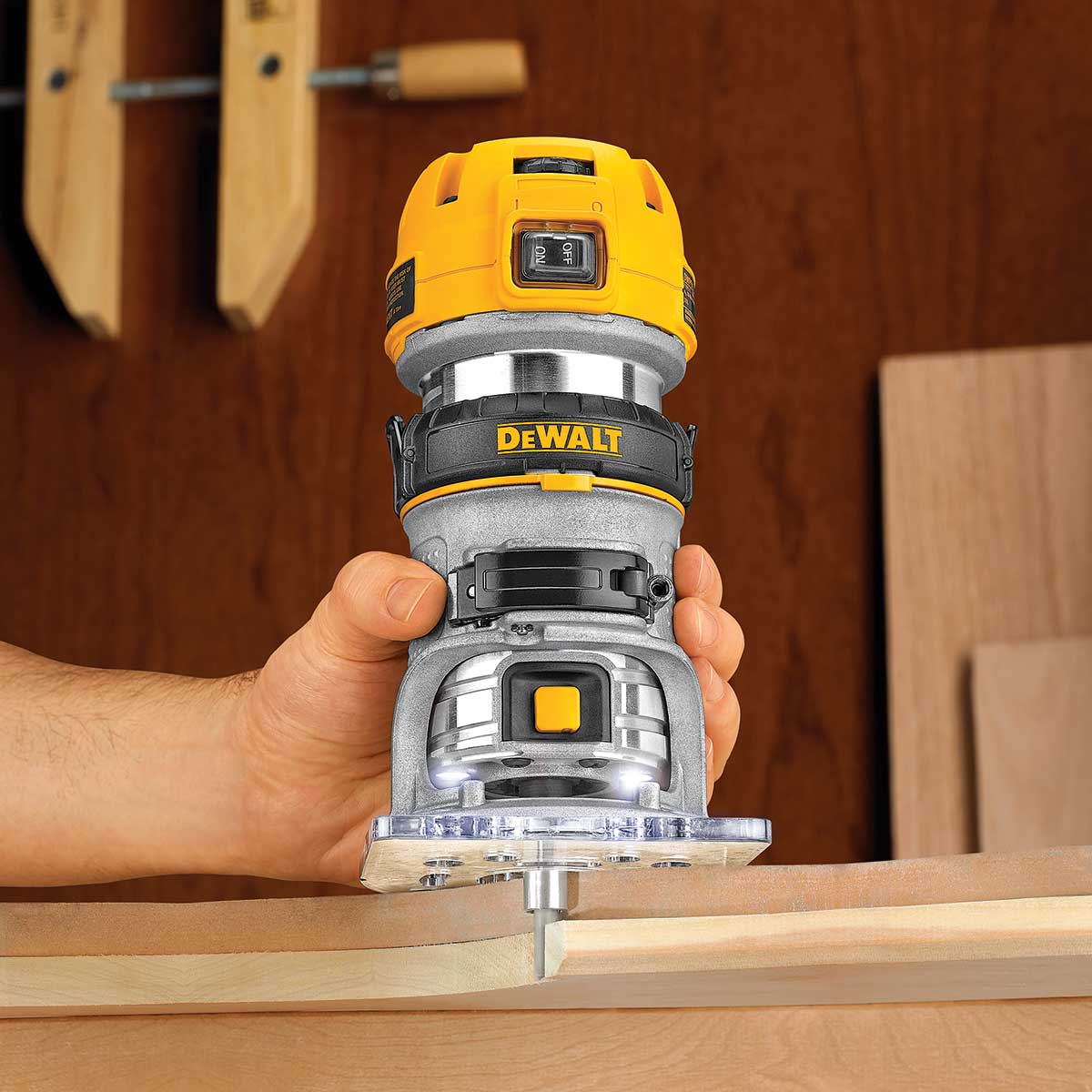 DEWALT 1.25 HP MAX Torque Variable Speed Compact Router with LED's
