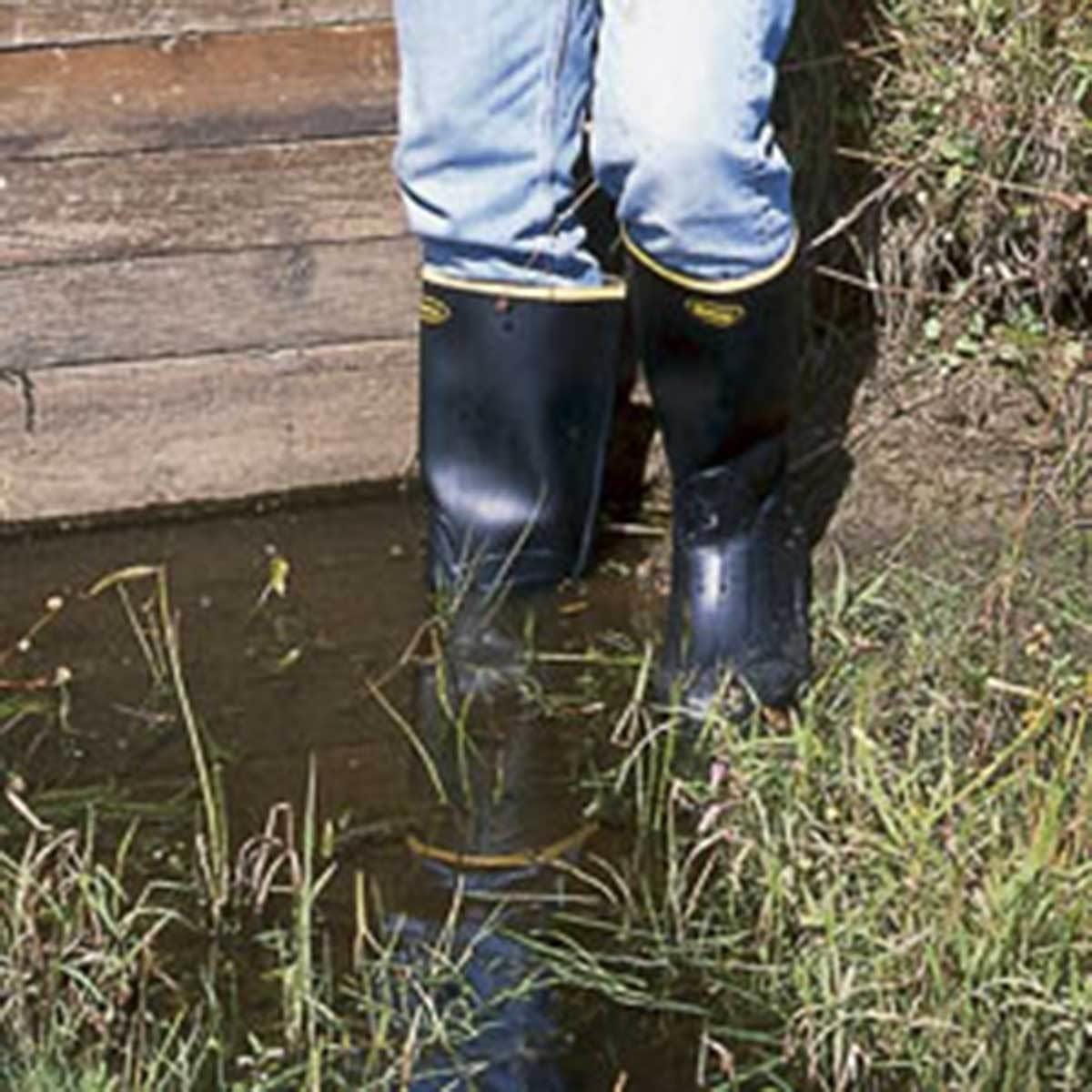 16"H Insulated Rubber Knee Boots wading in water