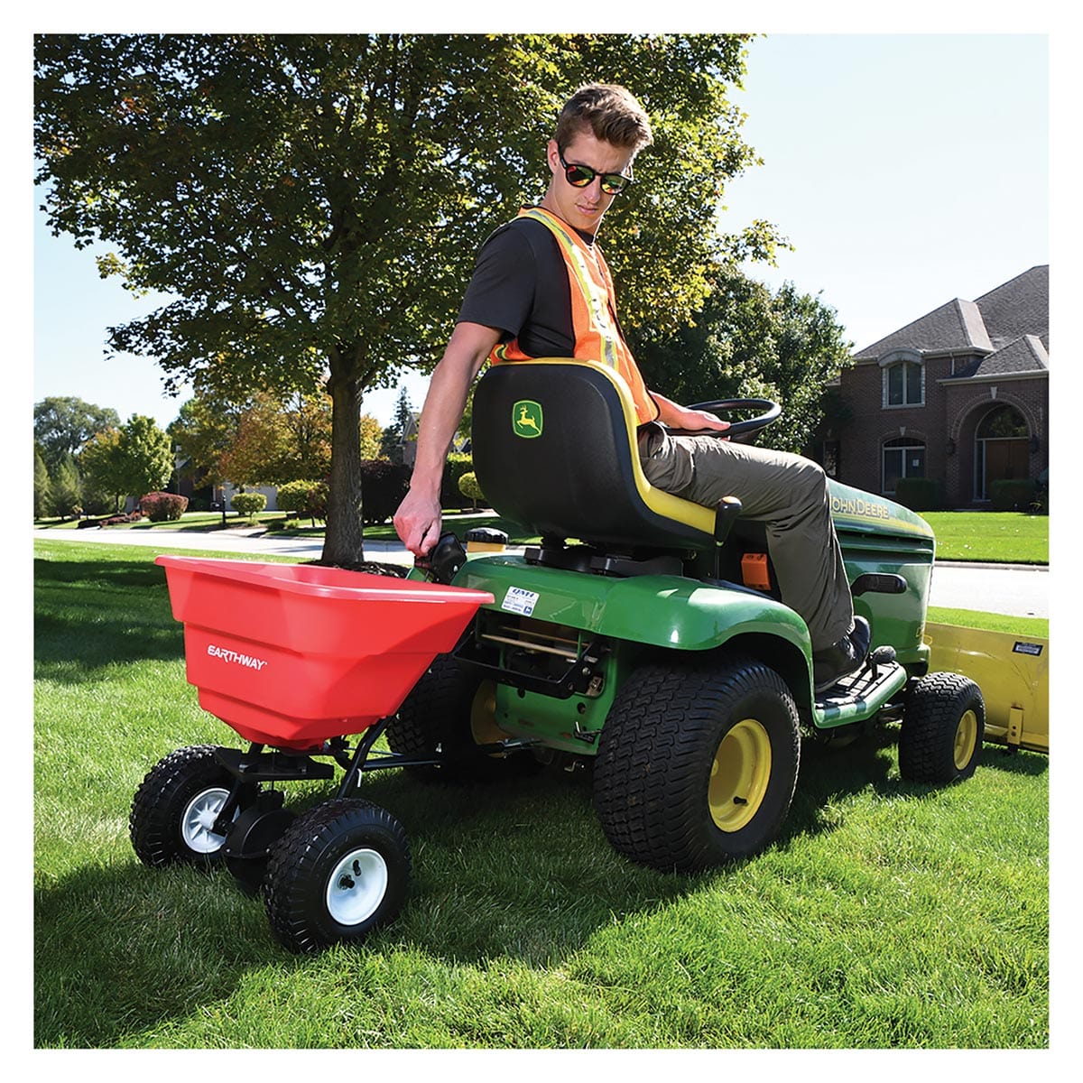 EarthWay 80 lb. Pneumatic Pull-behind Broadcast Spreader