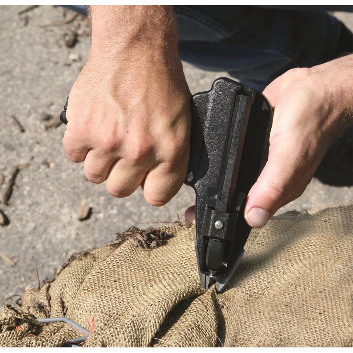 Pistol-grip Hog Ring Gun Stapler