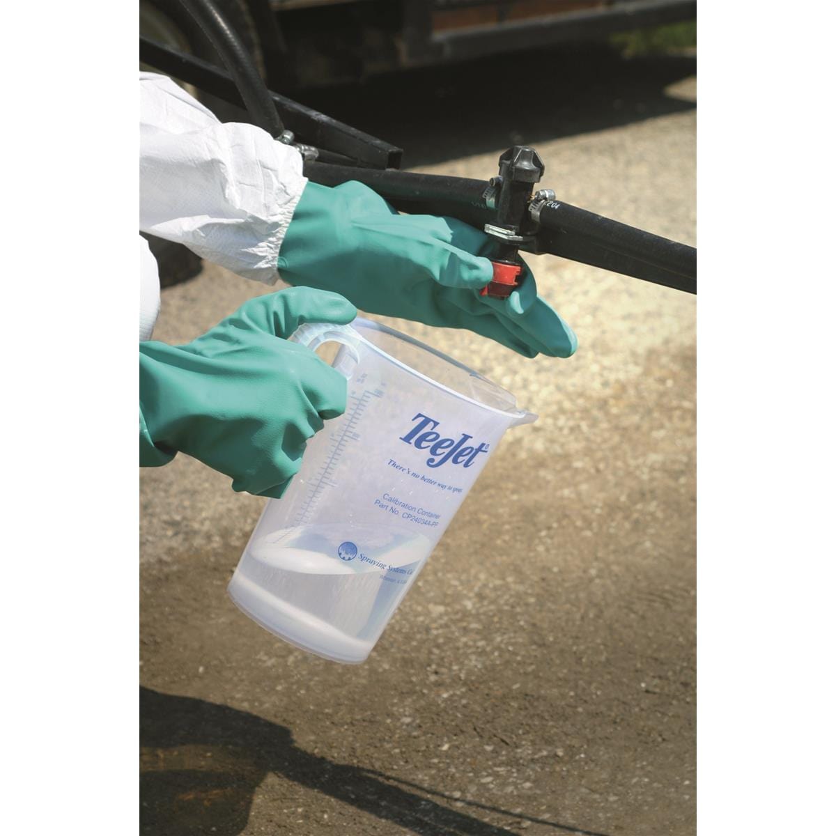 TeeJet 64-oz. Calibration Container