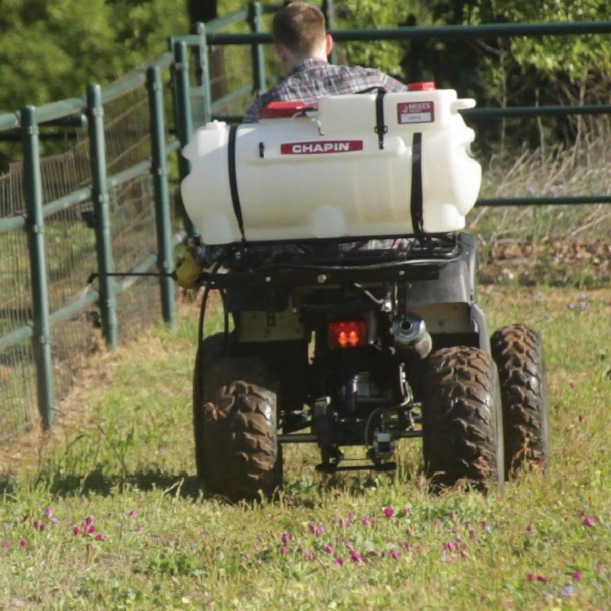 Chapin 15 Gallon Mixes On Exit (M.O.E.)™ Spot Sprayer