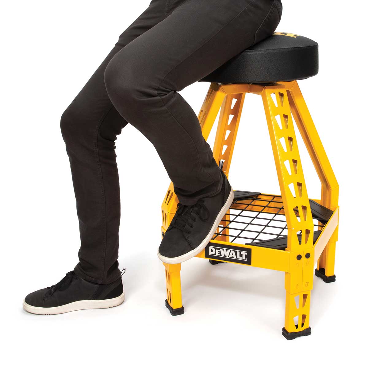 DEWALT Swivel Shop Stool In Use+++DEWALT Swivel Shop Stool In Use