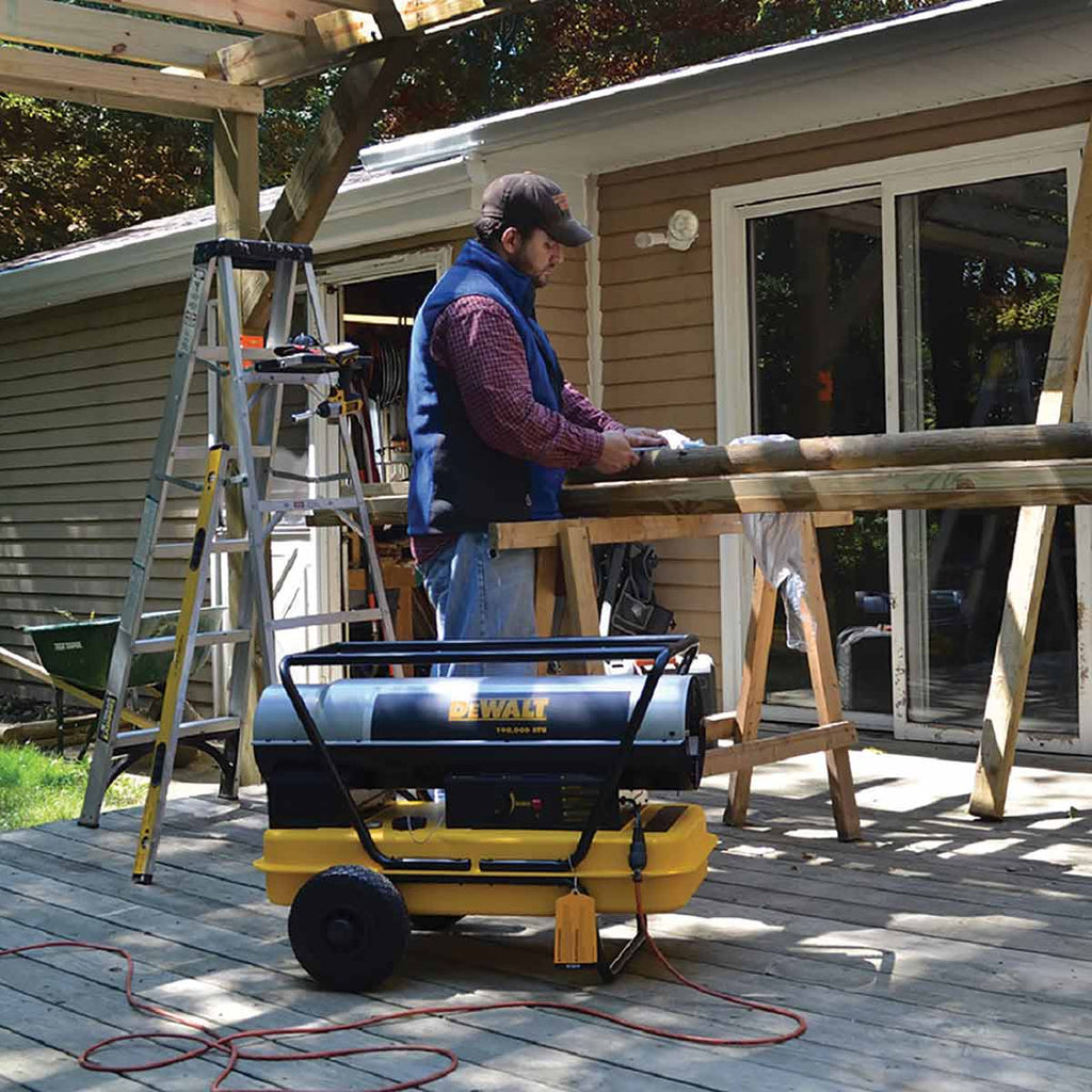 DEWALT 190,000 BTU Forced Air Kerosene Construction Heater
