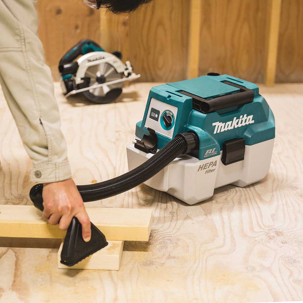 Makita XCV11Z 18V LXT 2 Gallon Wet/Dry Vacuum, Tool Only | Gemplers