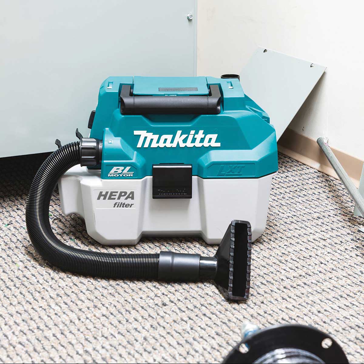 Makita XCV11Z 18V LXT® Lithium-Ion 2 Gallon Wet/Dry Vacuum, Tool Only